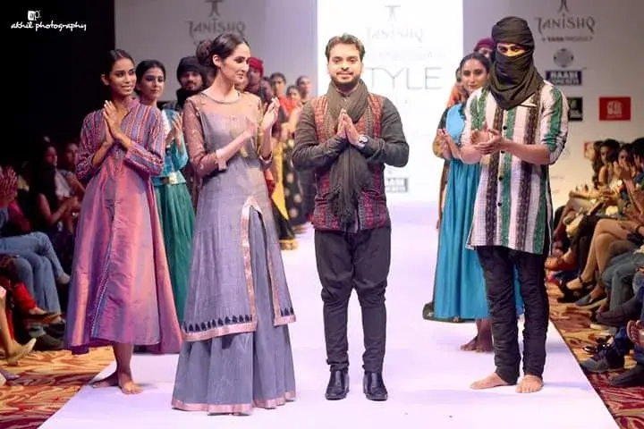 habaspuri di london Sujit Meher Bawa Habaspuri di London Fashion Week habaspuri di london - ilustrasi berita Sujit Meher Bawa Habaspuri di London Fashion Week