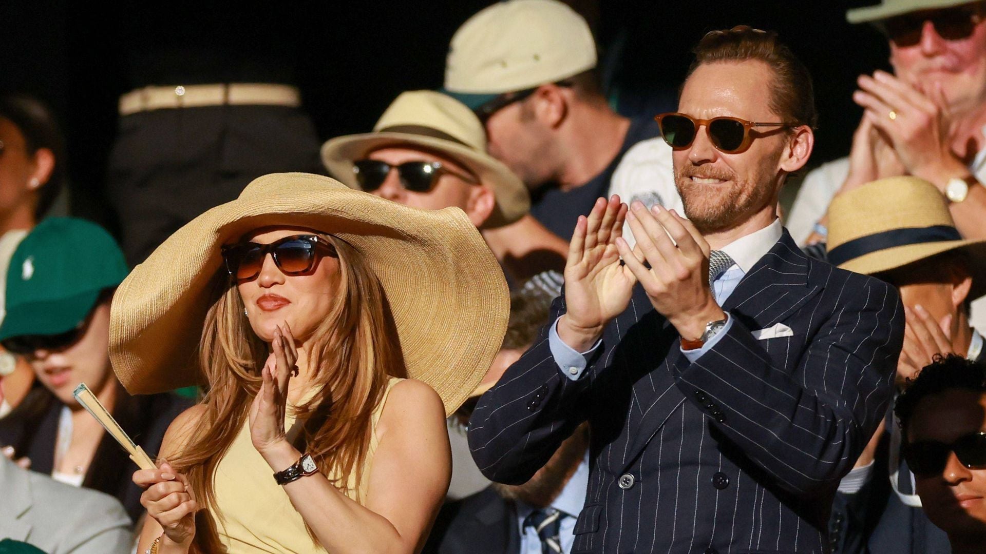 jennifer lopez wimbledon - ilustrasi berita Jennifer Lopez Wimbledon: Momen Ceria bersama Tom Hiddleston di Final