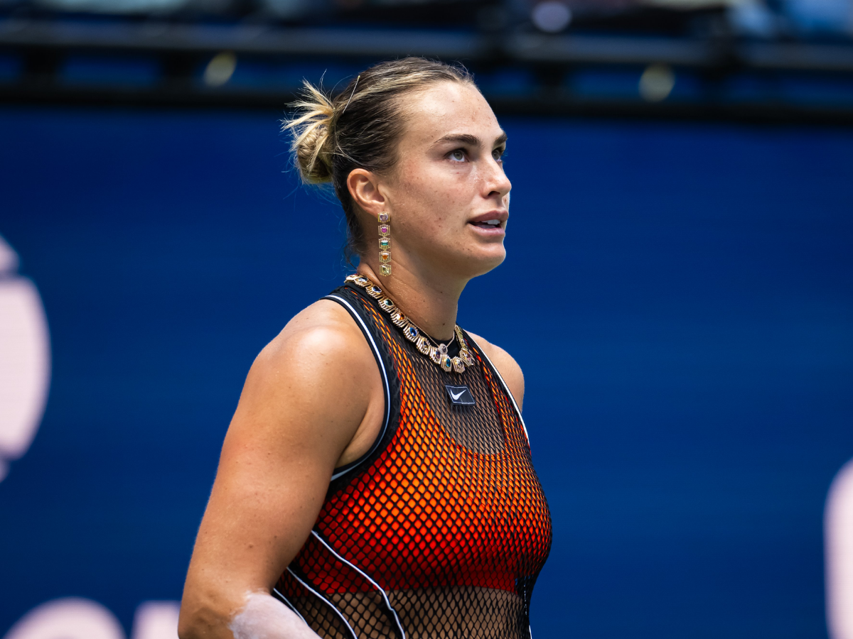 sabalenka busana - ilustrasi berita Sabalenka Busana: Sabalenka Tenang Menanggapi Kritikan terhadap Busana saat…