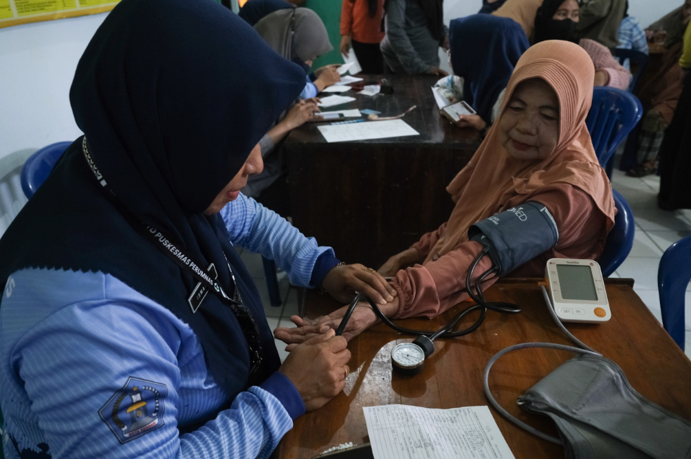skrining kesehatan gratis - ilustrasi berita Dari Skrining ke Pengobatan: Pemerintah Alihkan Fokus Program Skrining…