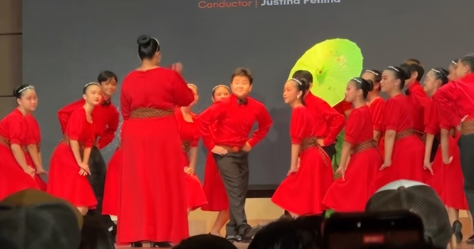 paduan suara pelajar Sorotan Baru Seputar Paduan Suara Pelajar yang Menarik… paduan suara pelajar - ilustrasi berita Sorotan Baru Seputar Paduan Suara Pelajar yang Menarik Perhatian